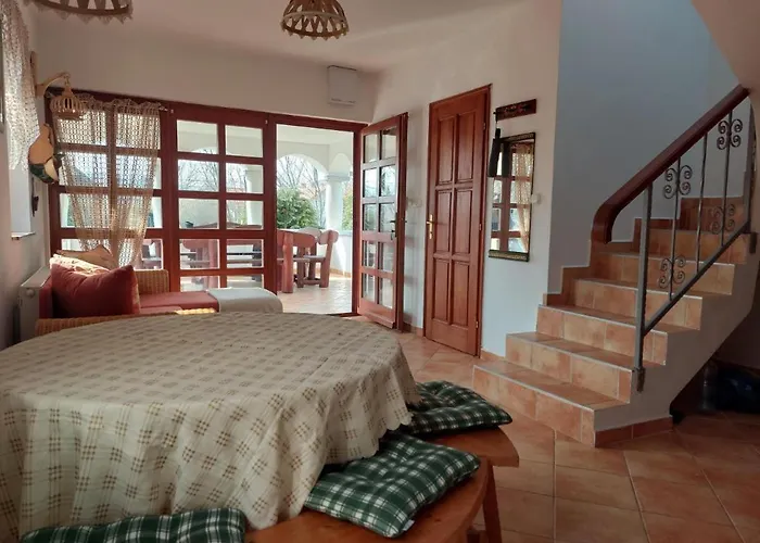 펜션 Hegy Es Balaton Vendeghaz Badacsonytördemic