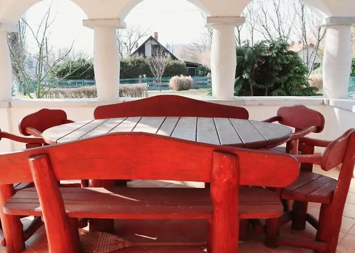 Hegy Es Balaton Vendeghaz